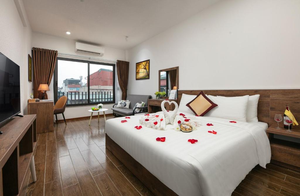 Saga Boutique Hotel,300m by Hoan Kiem Lake – Hanoi